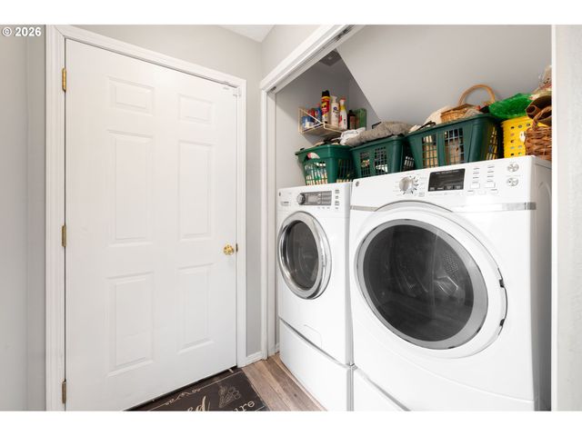 531 Ne MEADOW Dr, Portland, OR 97211