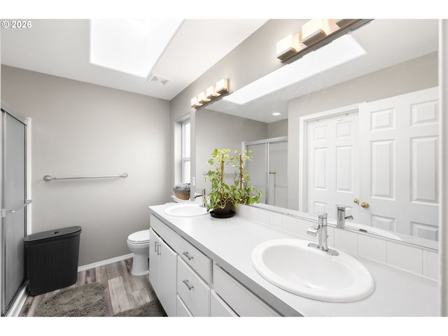 531 Ne MEADOW Dr, Portland, OR 97211