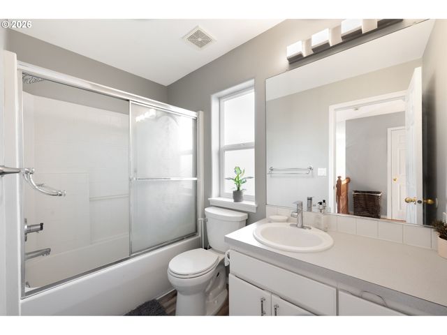 531 Ne MEADOW Dr, Portland, OR 97211