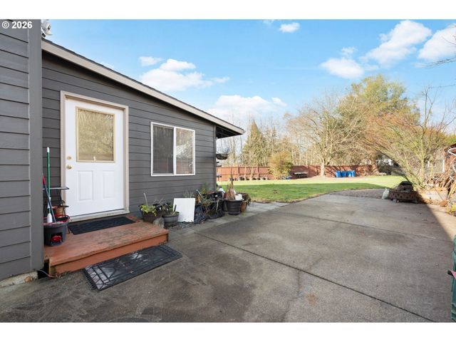 531 Ne MEADOW Dr, Portland, OR 97211