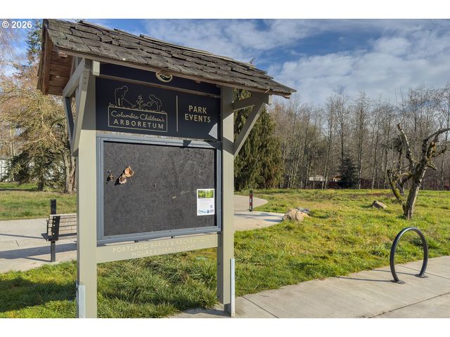 531 Ne MEADOW Dr, Portland, OR 97211