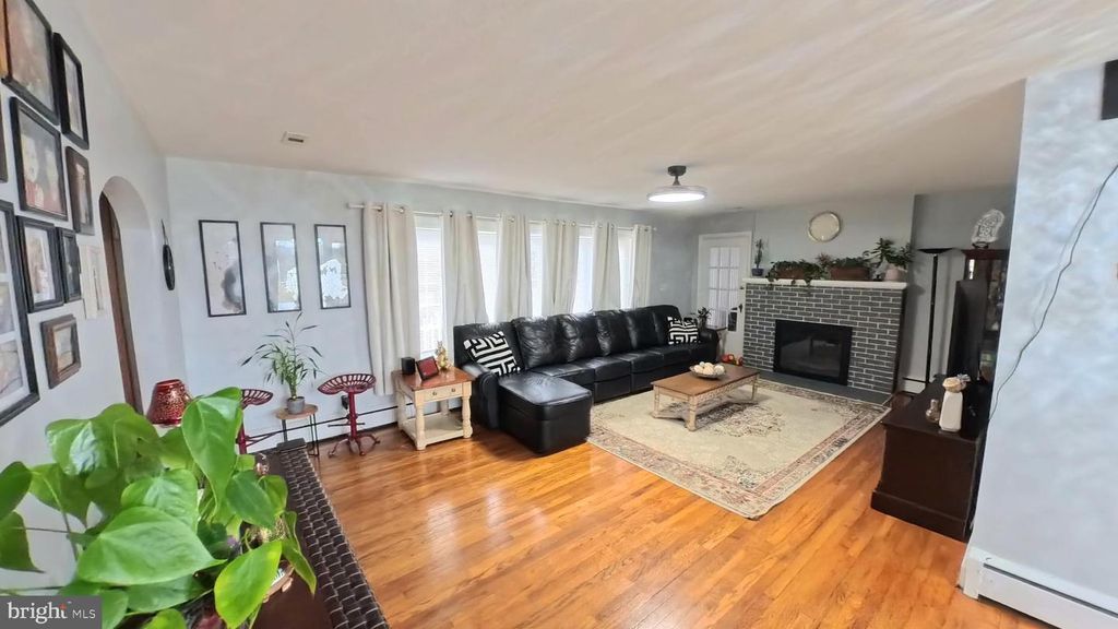 8599 OLD FREDERICK RD, Ellicott City, MD 21043