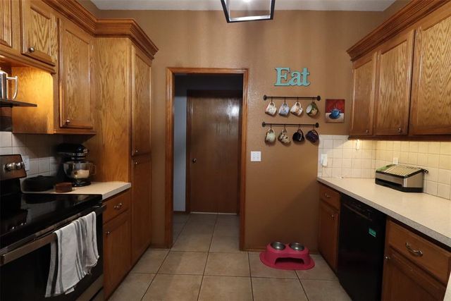 1712 SW 33rd Street, Moore, OK 73160