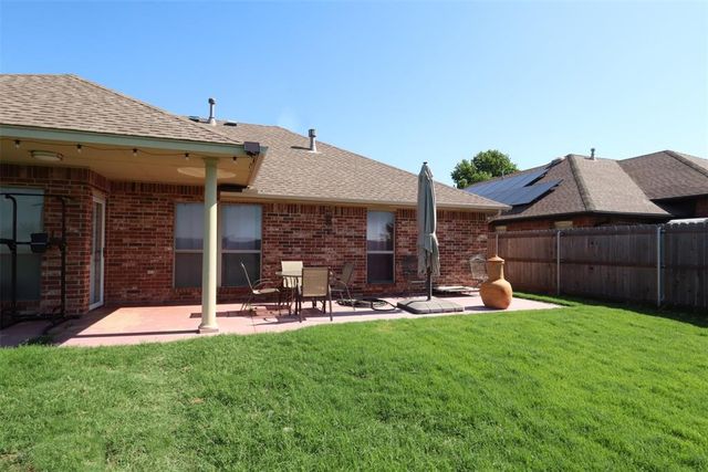 1712 SW 33rd Street, Moore, OK 73160
