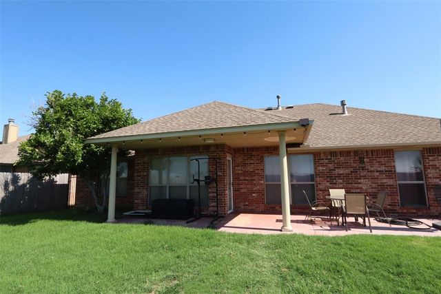 1712 SW 33rd Street, Moore, OK 73160