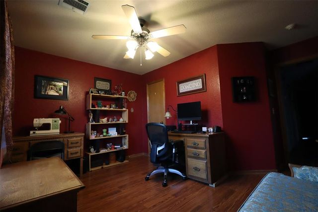 1712 SW 33rd Street, Moore, OK 73160