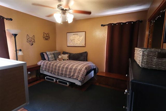1712 SW 33rd Street, Moore, OK 73160