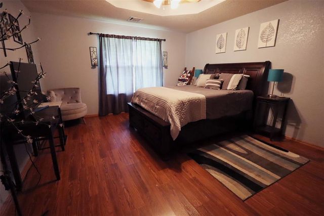 1712 SW 33rd Street, Moore, OK 73160