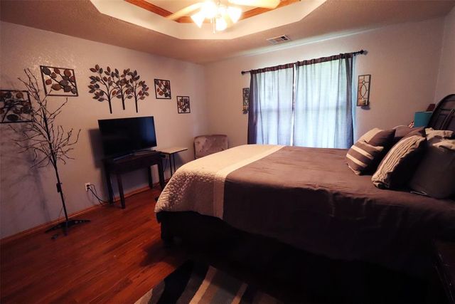 1712 SW 33rd Street, Moore, OK 73160