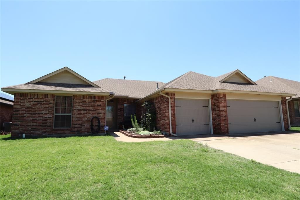1712 SW 33rd Street, Moore, OK 73160