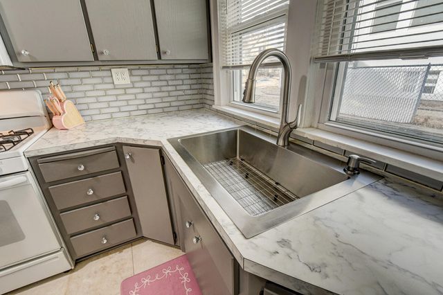 403 N 2ND Street, Council Bluffs, IA 51503