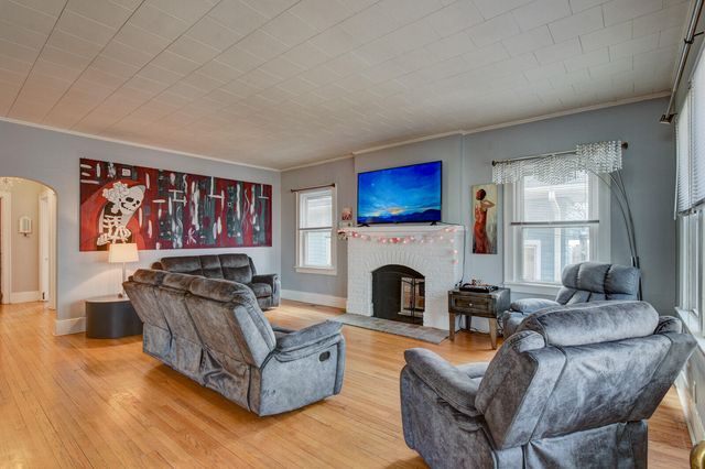 403 N 2ND Street, Council Bluffs, IA 51503