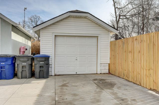 403 N 2ND Street, Council Bluffs, IA 51503