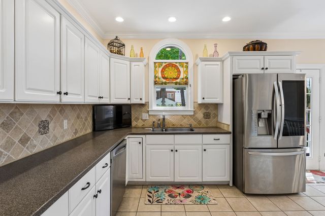 2230 Northwoods Dr, Murfreesboro, TN 37130