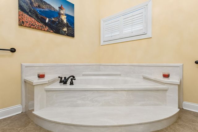 2230 Northwoods Dr, Murfreesboro, TN 37130