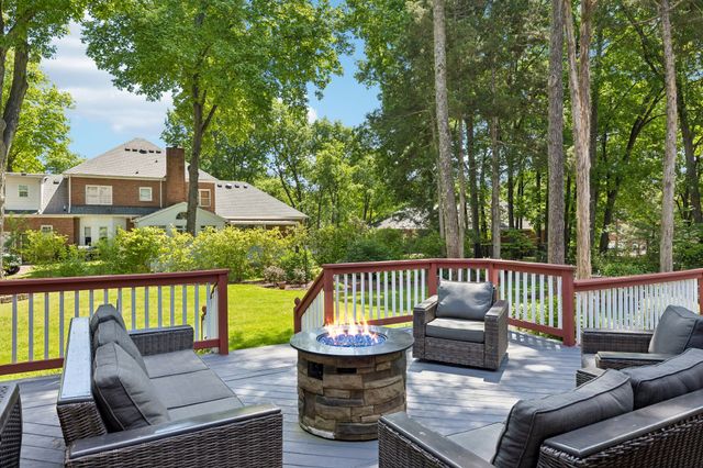 2230 Northwoods Dr, Murfreesboro, TN 37130