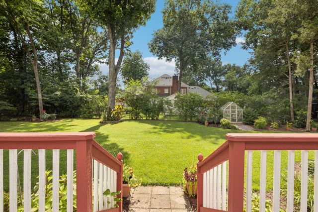 2230 Northwoods Dr, Murfreesboro, TN 37130