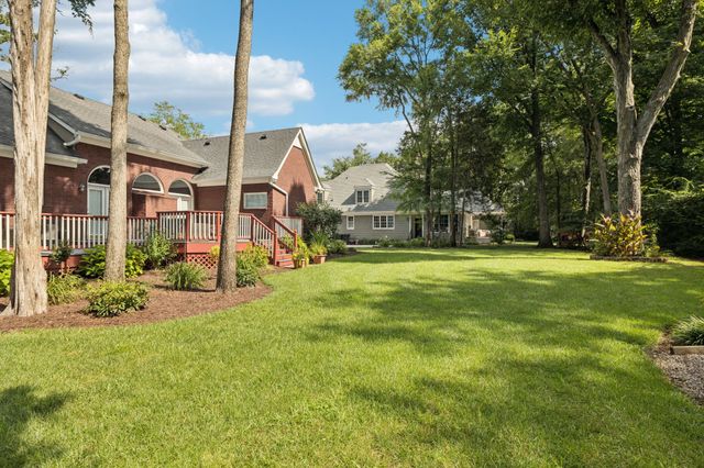 2230 Northwoods Dr, Murfreesboro, TN 37130