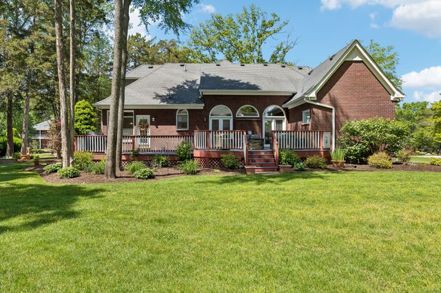 2230 Northwoods Dr, Murfreesboro, TN 37130