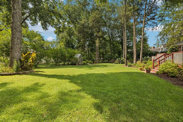2230 Northwoods Dr, Murfreesboro, TN 37130