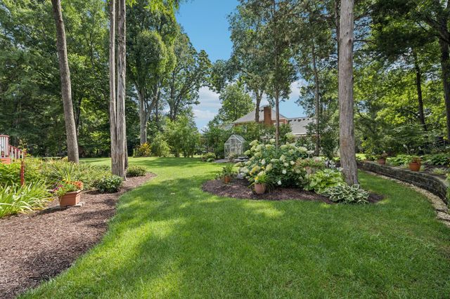 2230 Northwoods Dr, Murfreesboro, TN 37130