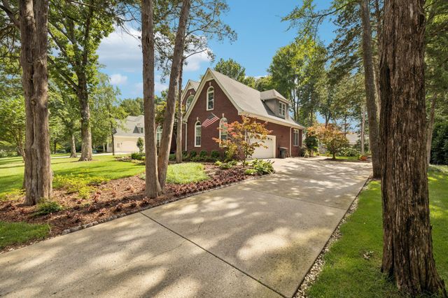 2230 Northwoods Dr, Murfreesboro, TN 37130