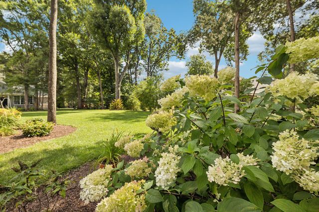 2230 Northwoods Dr, Murfreesboro, TN 37130