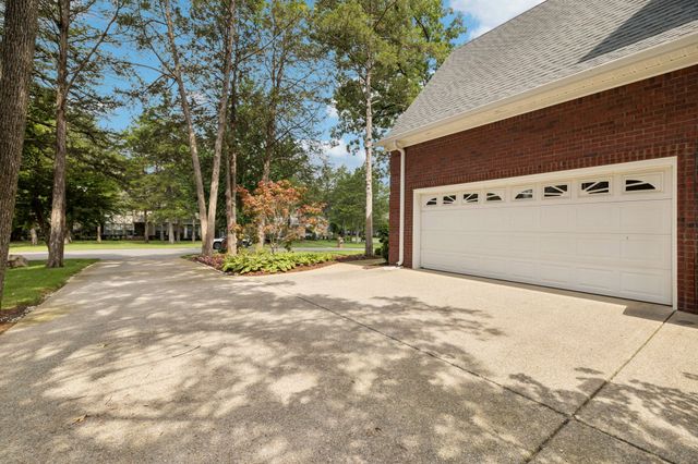2230 Northwoods Dr, Murfreesboro, TN 37130
