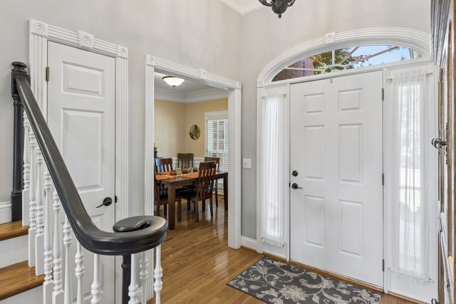 2230 Northwoods Dr, Murfreesboro, TN 37130