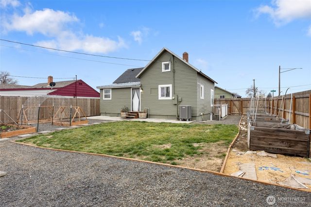 1003 W Rose Avenue, Moses Lake, WA 98837