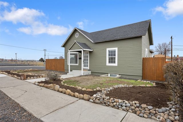 1003 W Rose Avenue, Moses Lake, WA 98837