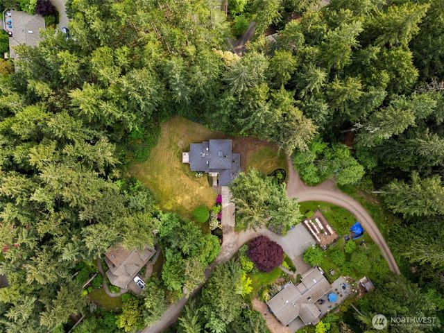 7983 NE Walden Lane, Bainbridge Island, WA 98110