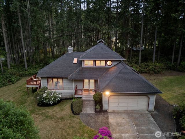 7983 NE Walden Lane, Bainbridge Island, WA 98110