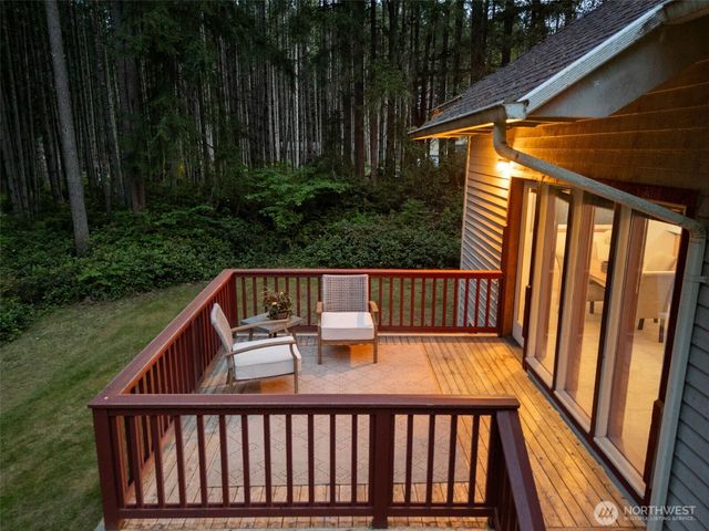 7983 NE Walden Lane, Bainbridge Island, WA 98110