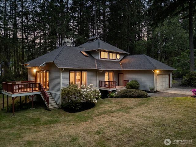 7983 NE Walden Lane, Bainbridge Island, WA 98110