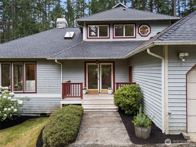 7983 NE Walden Lane, Bainbridge Island, WA 98110