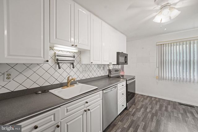 6 WORTHY DOWN AVE, Bear, DE 19701