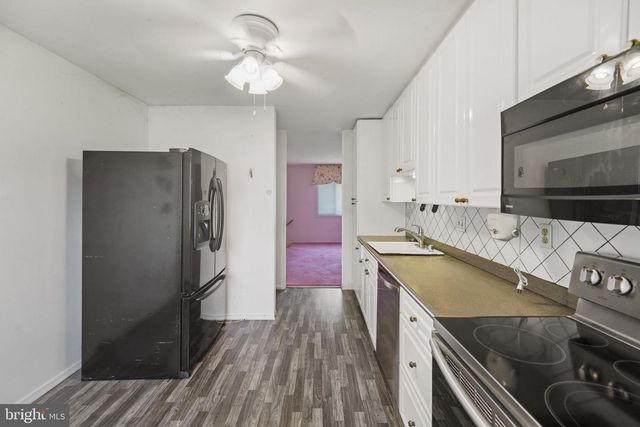 6 WORTHY DOWN AVE, Bear, DE 19701