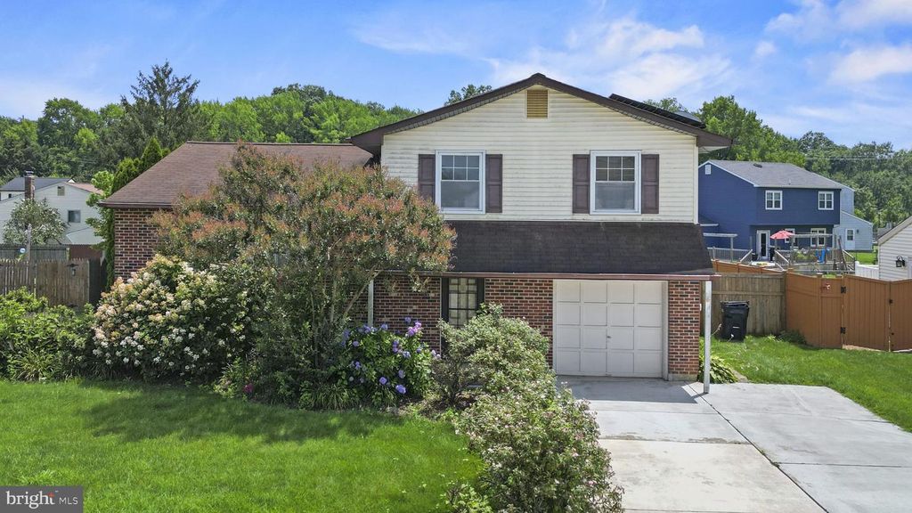 6 WORTHY DOWN AVE, Bear, DE 19701