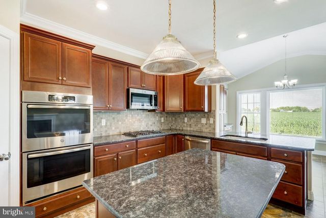 57 PLEASANT RD, Gordonville, PA 17529