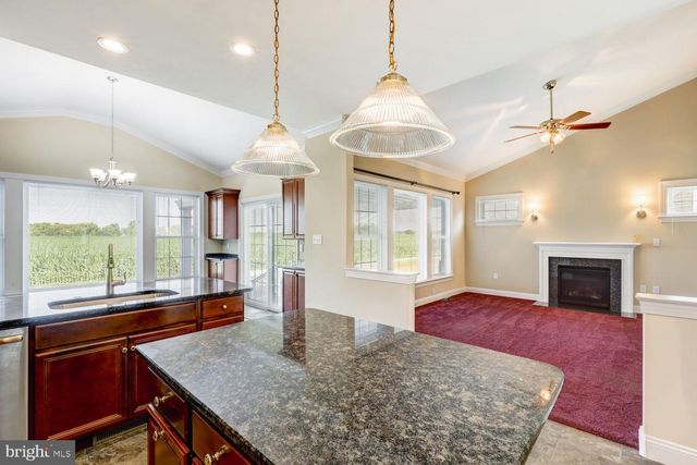 57 PLEASANT RD, Gordonville, PA 17529