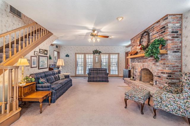 701 DUQUE ROAD, Lutz, FL 33549