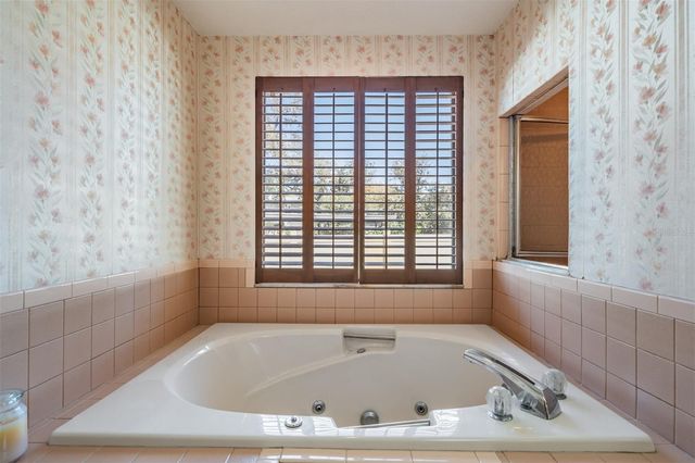 701 DUQUE ROAD, Lutz, FL 33549