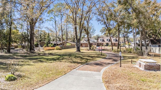 701 DUQUE ROAD, Lutz, FL 33549