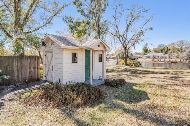 701 DUQUE ROAD, Lutz, FL 33549