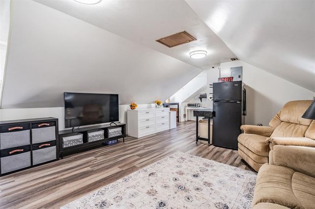 701 DUQUE ROAD, Lutz, FL 33549