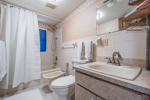 701 DUQUE ROAD, Lutz, FL 33549