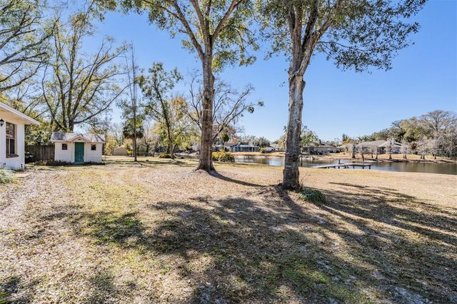 701 DUQUE ROAD, Lutz, FL 33549