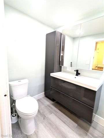 5605 W Utica Road, Shelby Charter Township, MI 48317