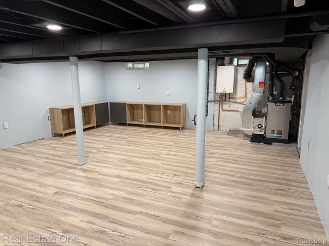 5605 W Utica Road, Shelby Charter Township, MI 48317